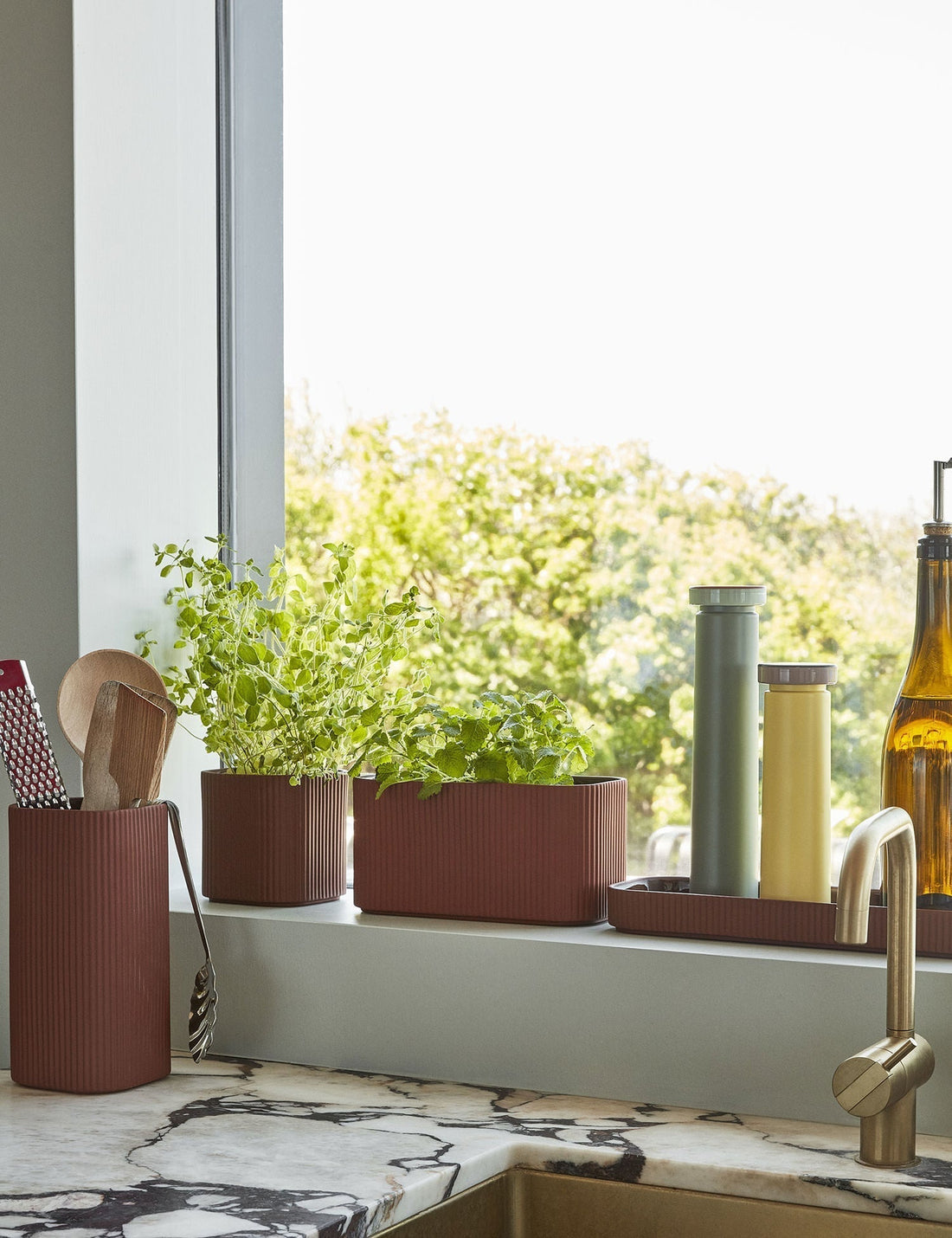 Facade Herb Pot